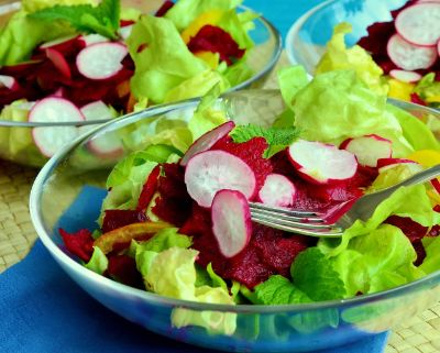 cibo insalata di verdura, mangiare sano